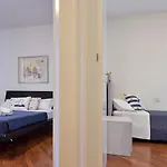 Esedra Apartment *
