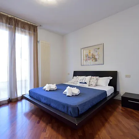 Esedra Apartmán *